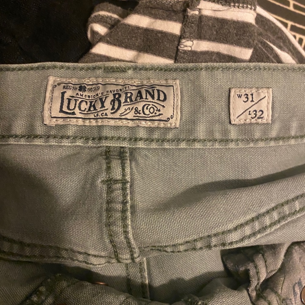 Lucky 110 Skinny jeans in light olive.